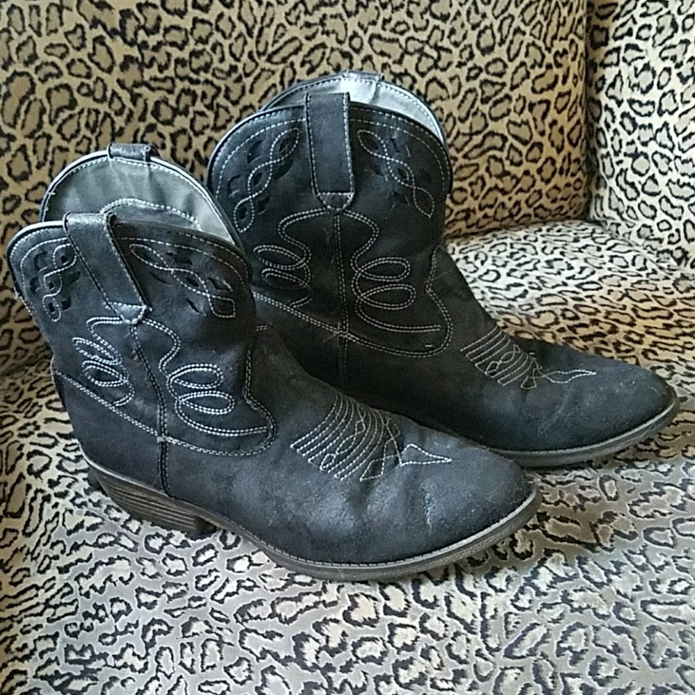 Size 8 Black faux leather Cowgirl Boots